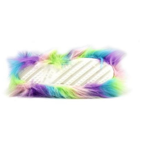 *SALE* Betsey Johnson Splash Fuzzy Slippers - Picture 3 of 4